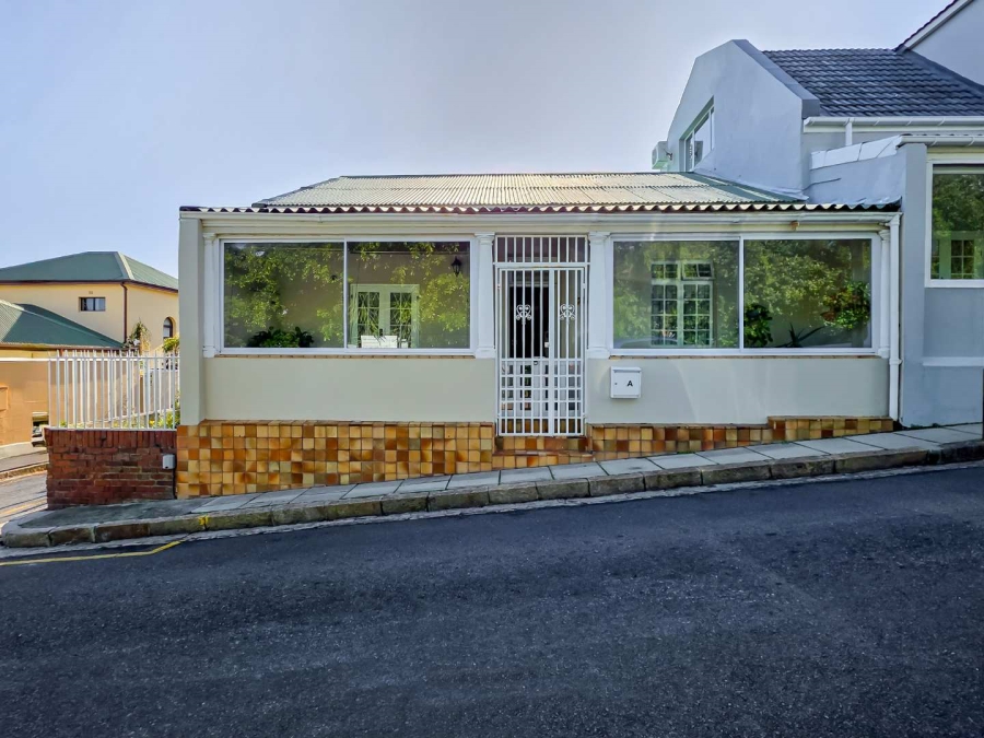 3 Bedroom Property for Sale in Sea Point Western Cape
